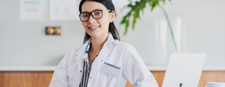 Les bases à connaître pour devenir une secrétaire médicale recherchée