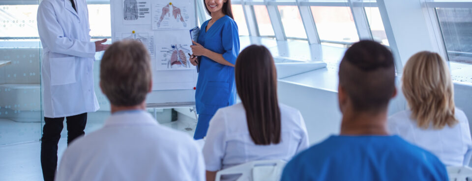 Compétences médicales renforcées par une formation DPC